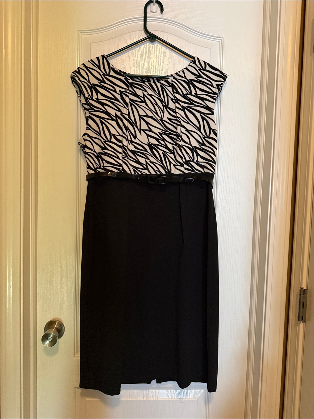 connected apparel Black and White Midi Dress with Belt
